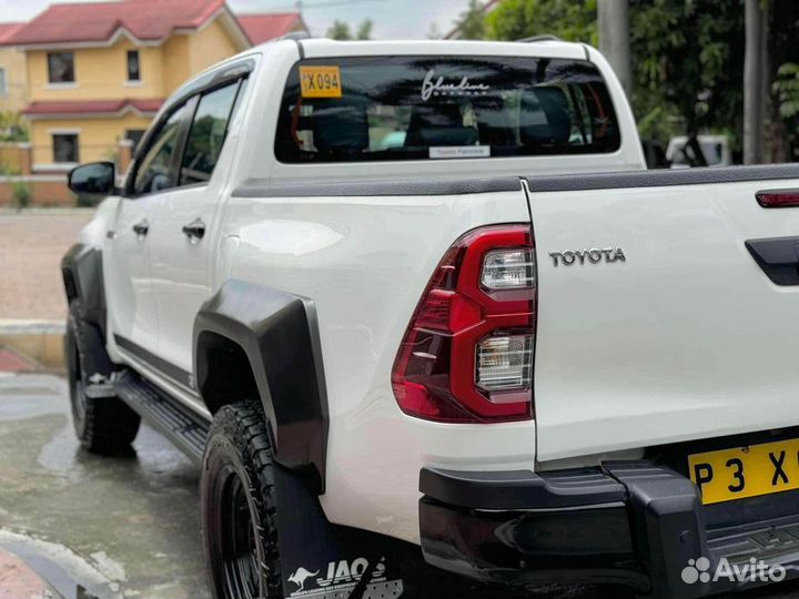 Toyota Hilux 2.8 AT, 2019, 37 000 км