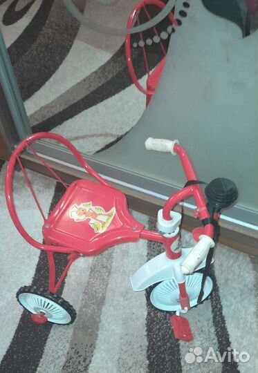 Трехколесый велосипед