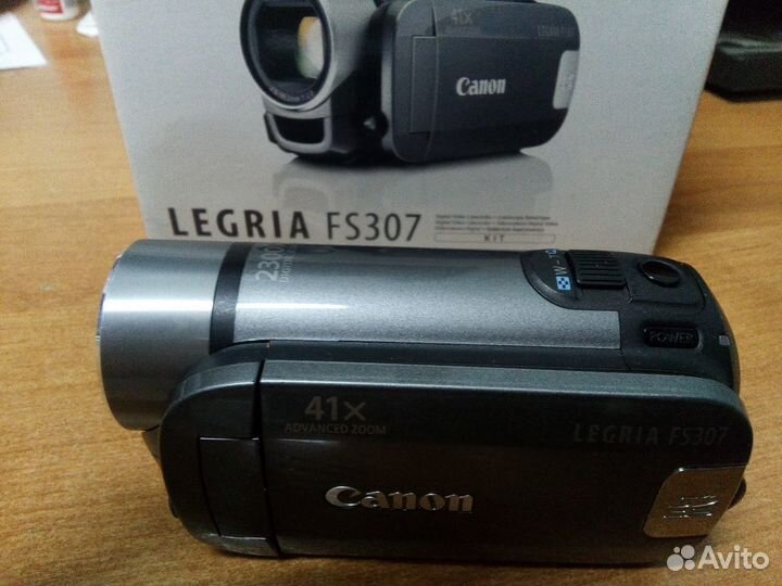 Видеокамера Canon Legria FS307