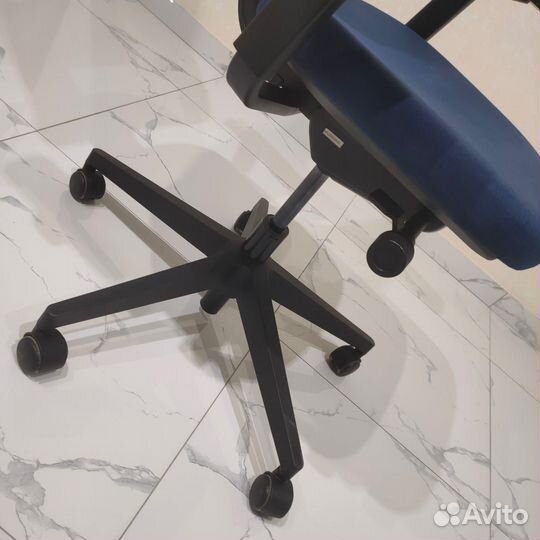 Офисное кресло Steelcase Reply