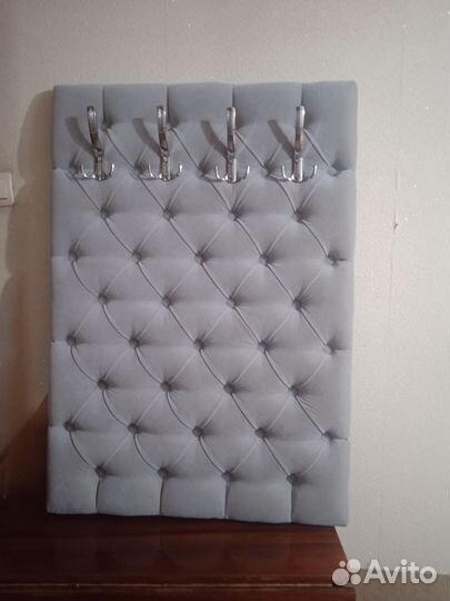 Вешалка настенная в каретной стяжке