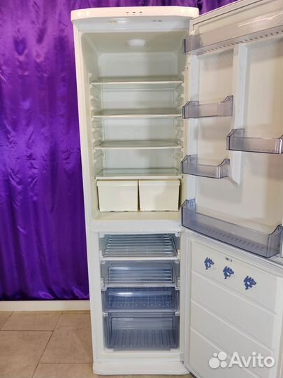 Холодильник с нижней морозильной камерой