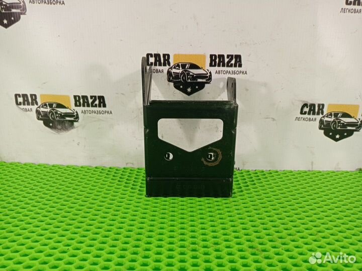 Кронштейн двигателя