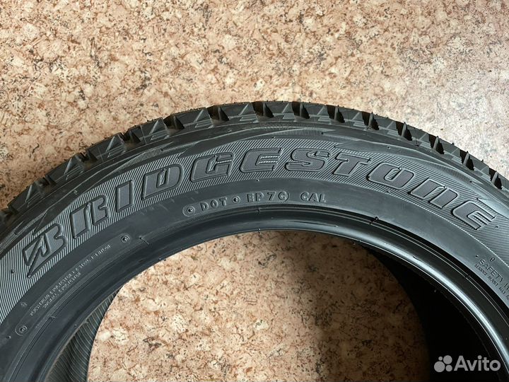 Bridgestone Blizzak DM-V1 235/55 R18 100R
