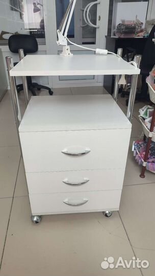 Столик тележка для косметолога