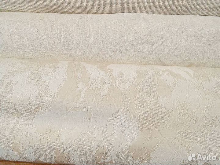 Остатки обоев после ремонта