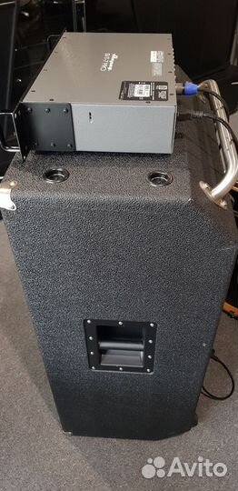 Продам басовый кабинет Ampeg