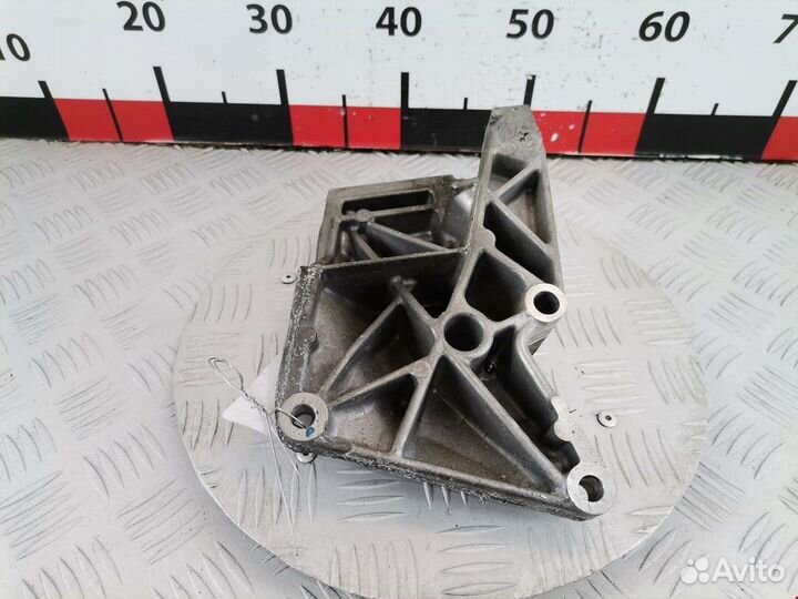 Кронштейн двигателя Volkswagen Polo 3 2001