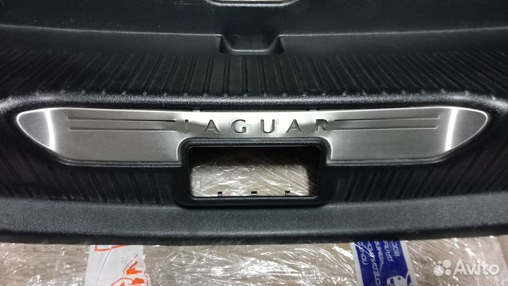 Jaguar XJ X351 2009-15г накладка в проем багажника