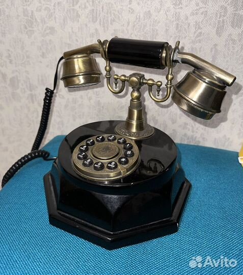 Ретро телефон