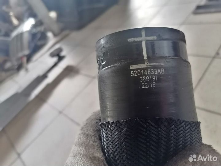 Патрубок интеркулера Jeep Grand Cherokee 4