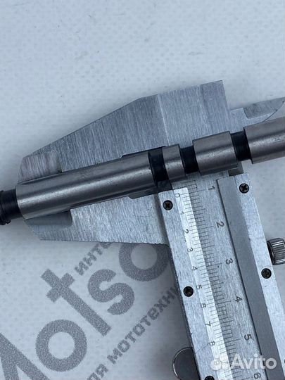 Ось вилочки Буран пер.передач коробки реверса (340