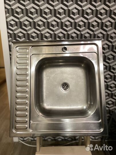 Накладная мойка нерж 60*60
