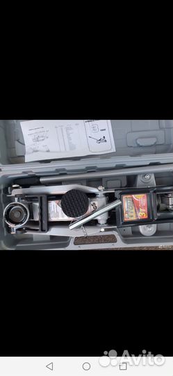 Домкрат подкатной 3т