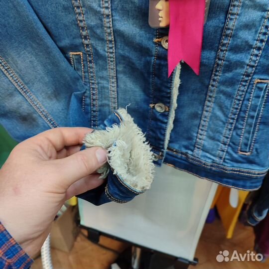 Джинсовая куртка с мехом на девочку