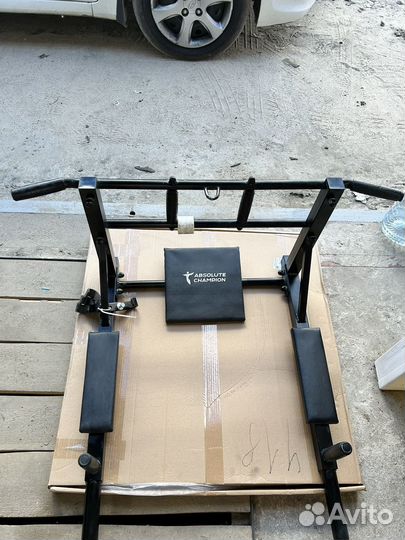 Турник настенный