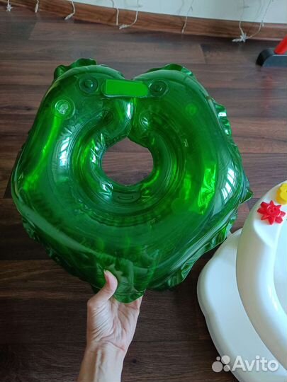 Стульчик и круг для купания