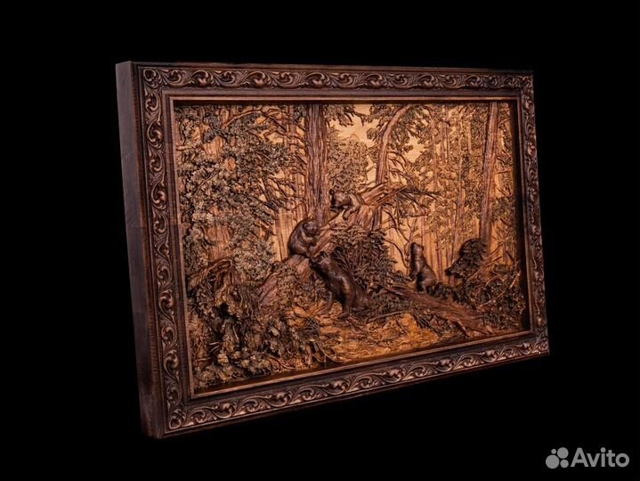 Резная картина Мишки в лесу из дерева премиум