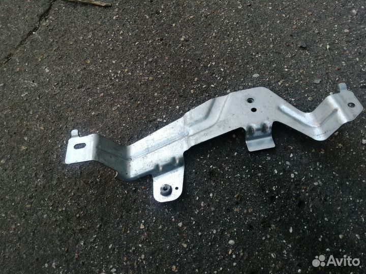 Кронштейн полки багажника Mercedes W166 GLE