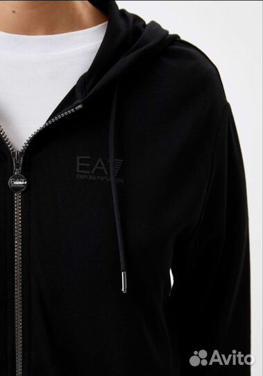 Спортивный костюм EA7