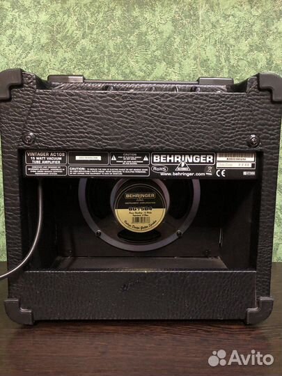 Ламповый комбоусилитель Behringer AC108 15 Ватт