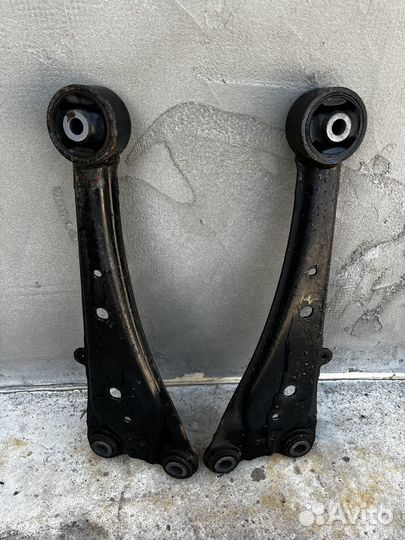 Задние продольные рычаги на toyota rav4