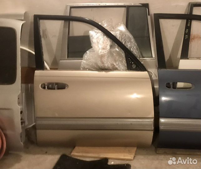 Дверь передняя правая Toyota Land Cruiser 100