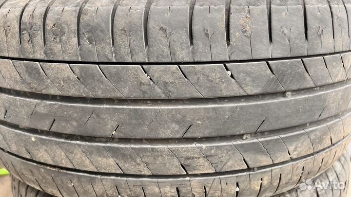 Kumho Ecsta HS52 21.5/50 R17 95