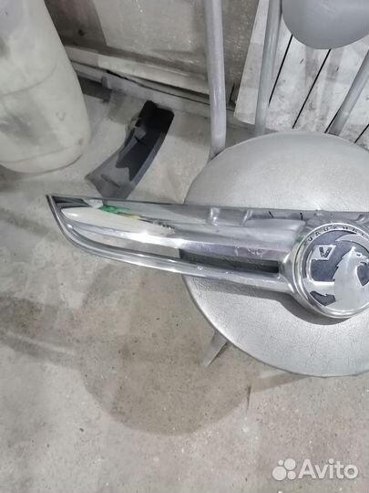 Молдинг решётки радиатора Опель Корса Д