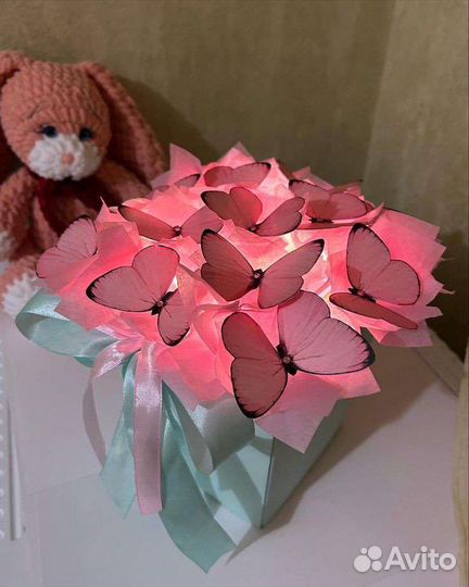 Букет из бабочек в коробке