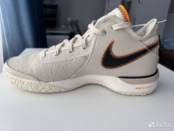 Баскетбольные кроссовки Nike Zoom Lebron