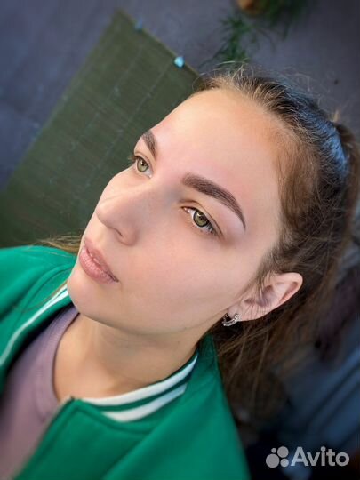 Наращивание ресниц и оформление бровей