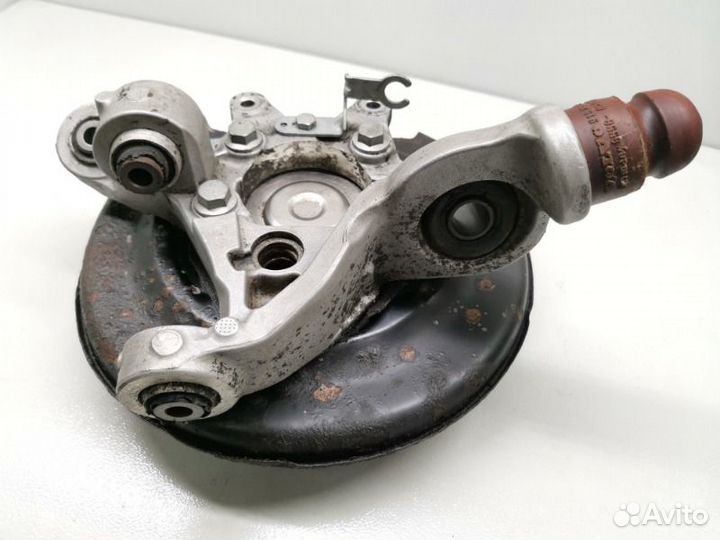 Кулак задний правый Volvo S60 1 2.4 2004