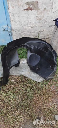 Подкрылок передний левый renault duster