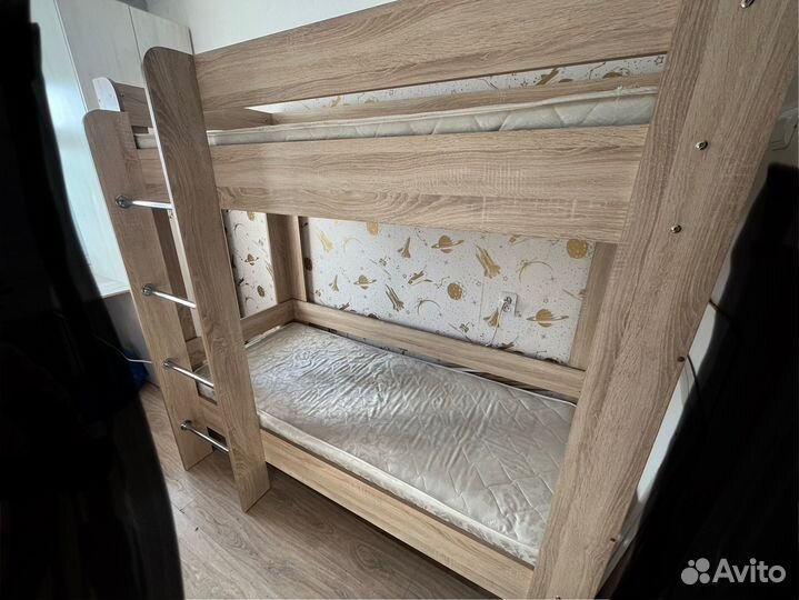 Двухъярусная кровать бу с матрасами