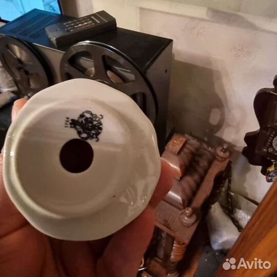 Вербилки. Фарфоровая статуэтка Катюша с голубем