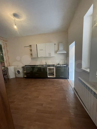 2-к. квартира, 60 м², 1/3 эт.