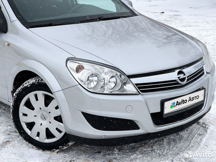 Opel Astra 1.8 МТ, 2010, 126 190 км