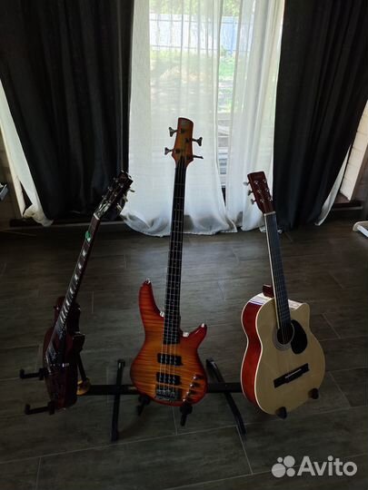 Гитарная стойка Hercules на три гитары