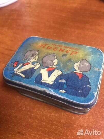 Банки и коробки жестяные старинные