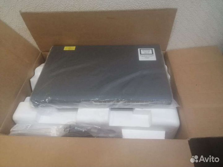 Коммутатор Cisco WS-C2960S-24TS-S