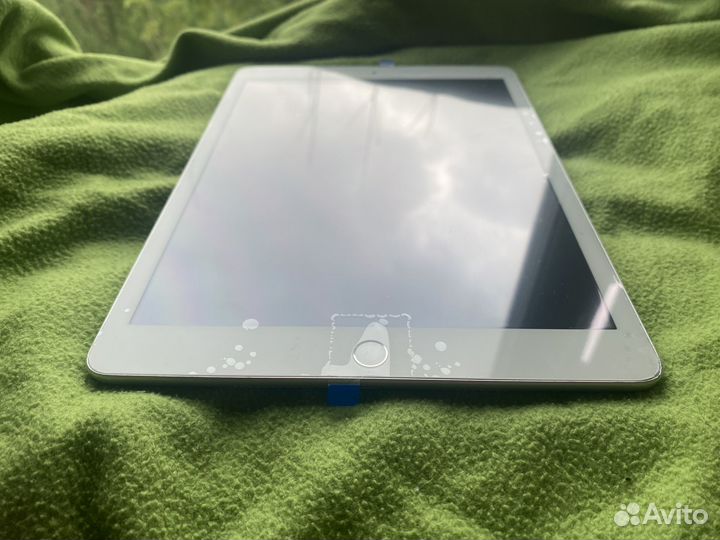 Планшет Apple iPad 7 2020