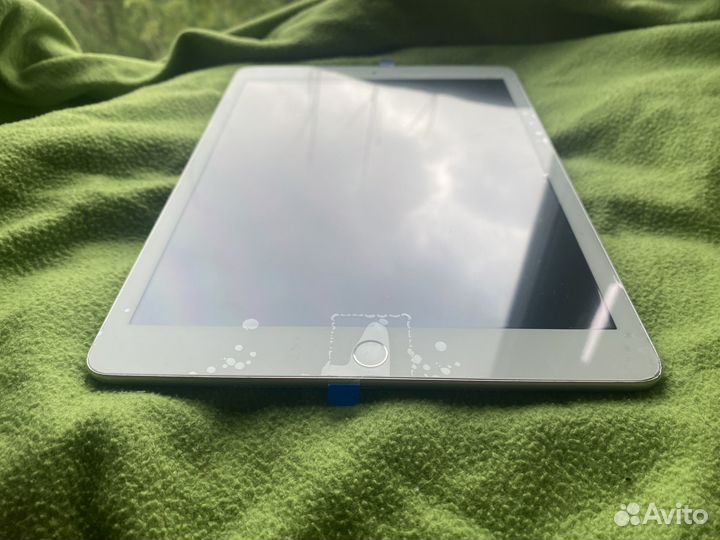 Планшет Apple iPad 7 2020