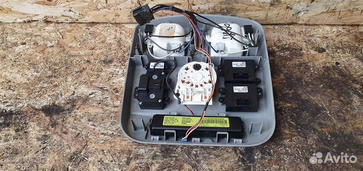 Плафон салонный передний Cadillac SRX 1 2003-2009