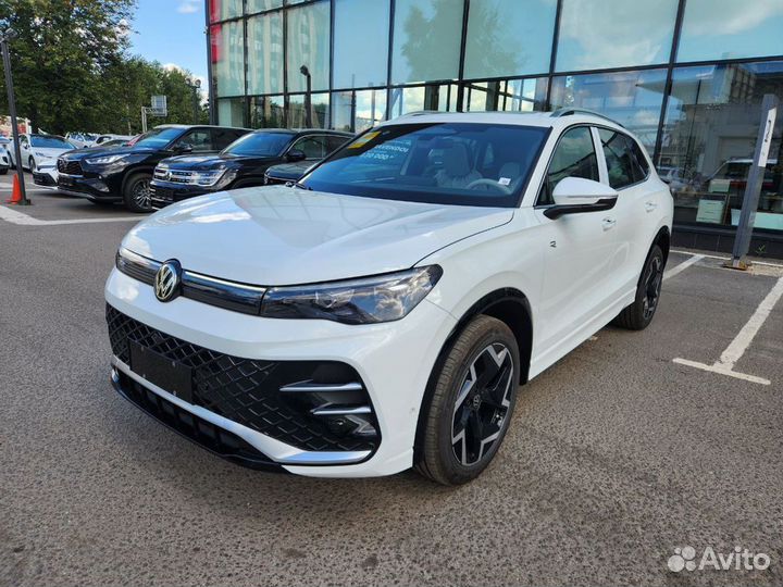 Volkswagen Tiguan L 2.0 AMT, 2024