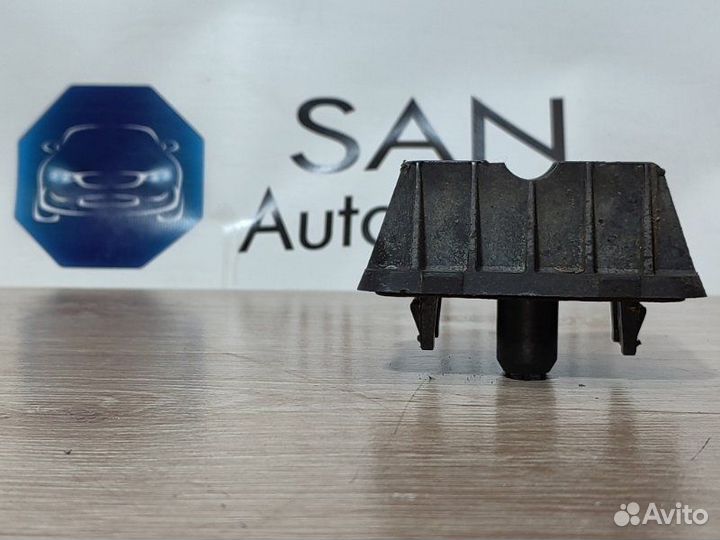 Поддомкратник Bmw 5 F10 N63B44 2011