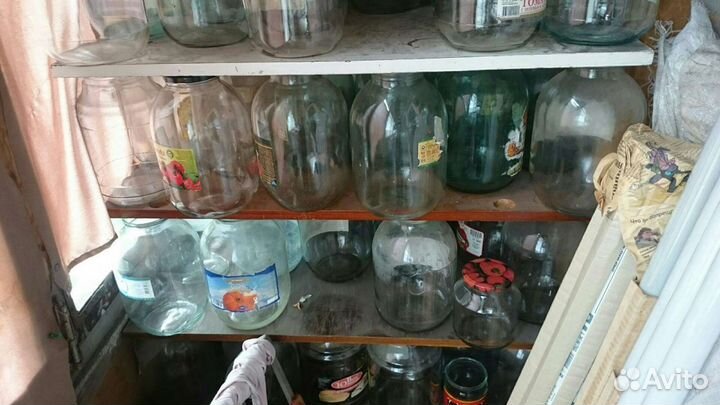 Продаются банки разной емкости с крышками и без