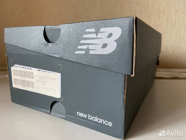 New Balance 527 trainers in blue