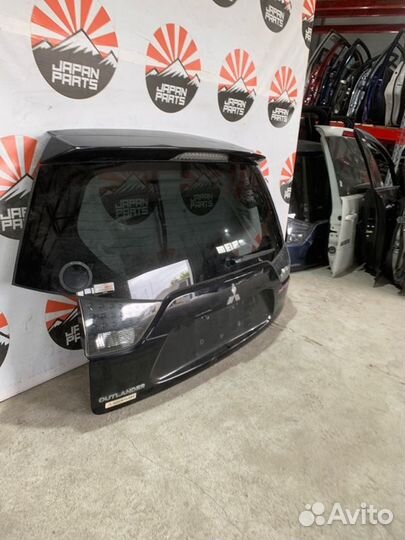 Крышка багажника Mitsubishi Outlander