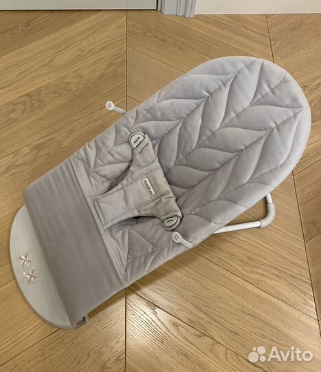 Шезлонг babybjorn